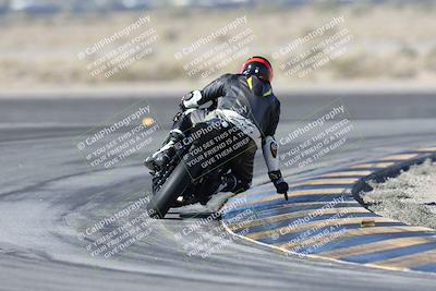 media/Dec-01-2025-Moto Forza (Mon) [[2daa91e15f]]/1-Advanced Group/Session 2 Turn 11 Backside/